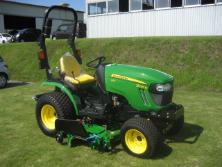 ジョンディアスポーツトラクター2025R