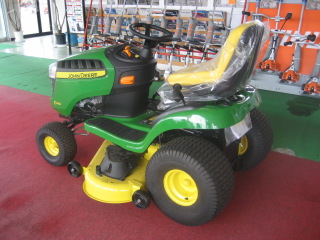 ｼﾞｮﾝﾃﾞｨｱ乗用芝刈機E140